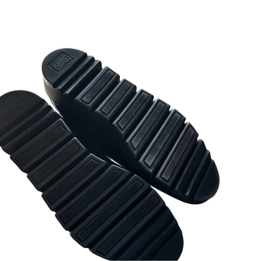 Cougar brand black waterproof Chelsea boot - Picture 4 of 4
